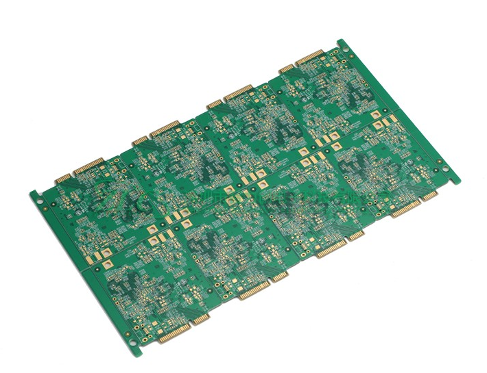 PCB 是由什么制成的？